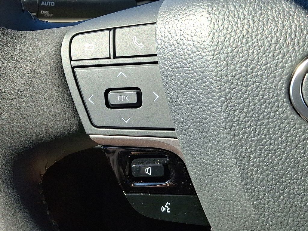 Thumbnail: 2025 Toyota Camry - 22