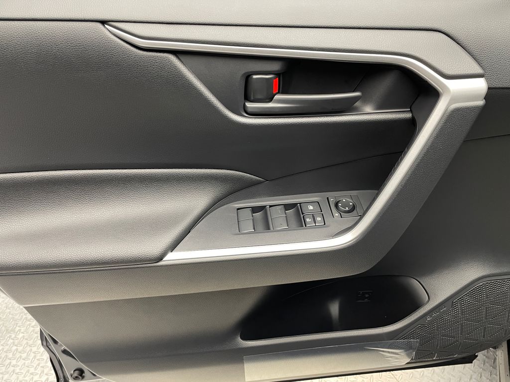 Thumbnail: 2025 Toyota RAV4 - 9