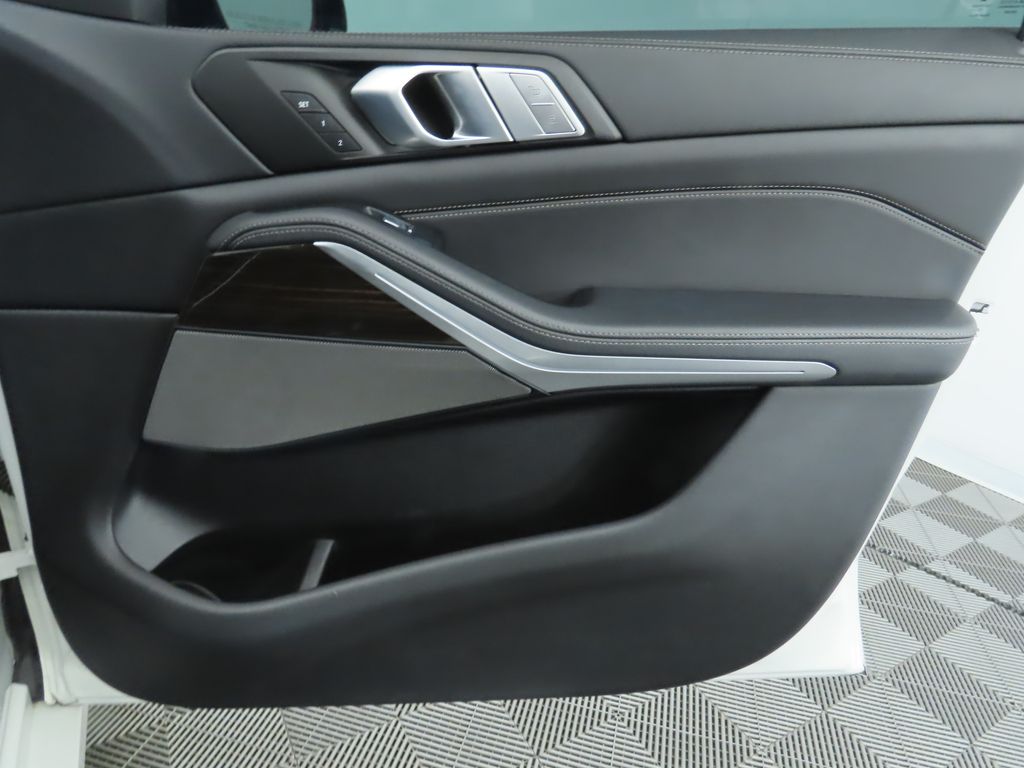 Thumbnail: 2020 BMW X7 - 26