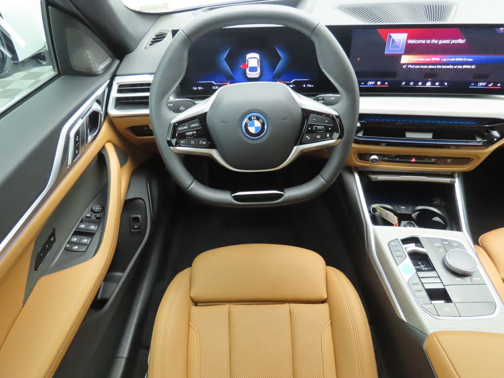 Thumbnail: 2025 BMW i4 - 10