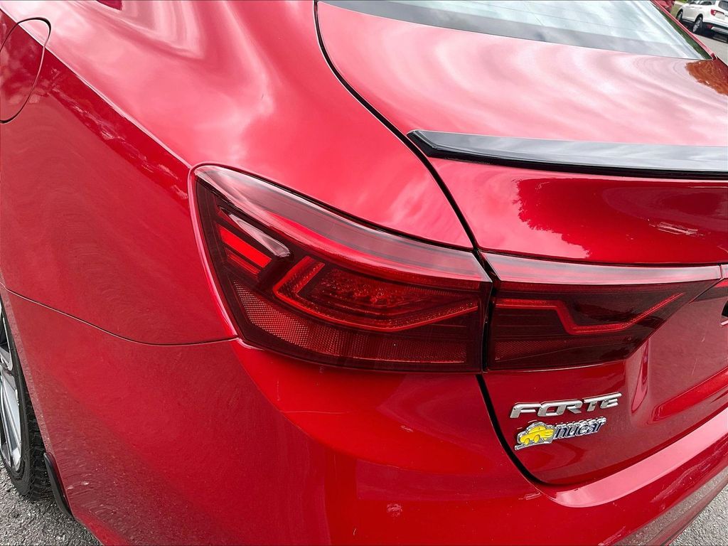2021 Kia Forte — photo 31