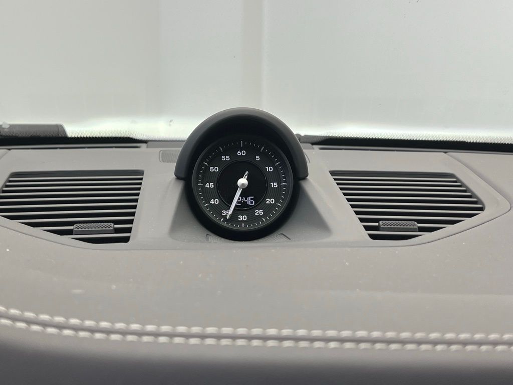 Thumbnail: 2025 Porsche 911 - 12