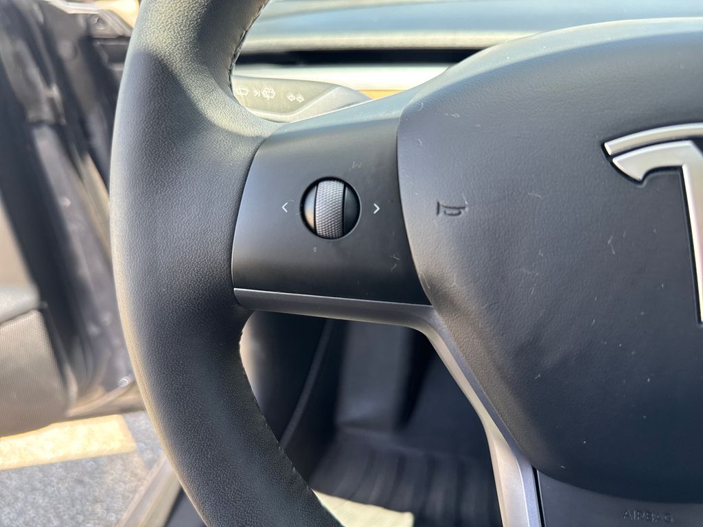 Used 2023  Tesla Base image 14