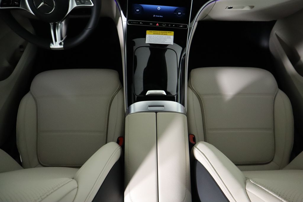 2025 Mercedes-Benz GLC 300 18