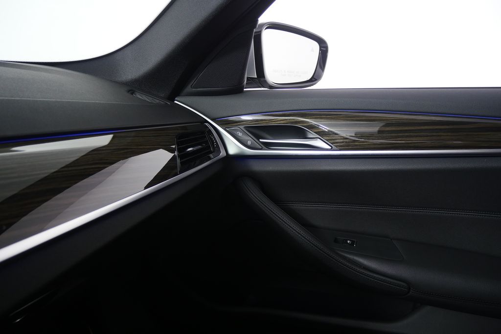 Thumbnail: 2019 BMW 5 Series - 27