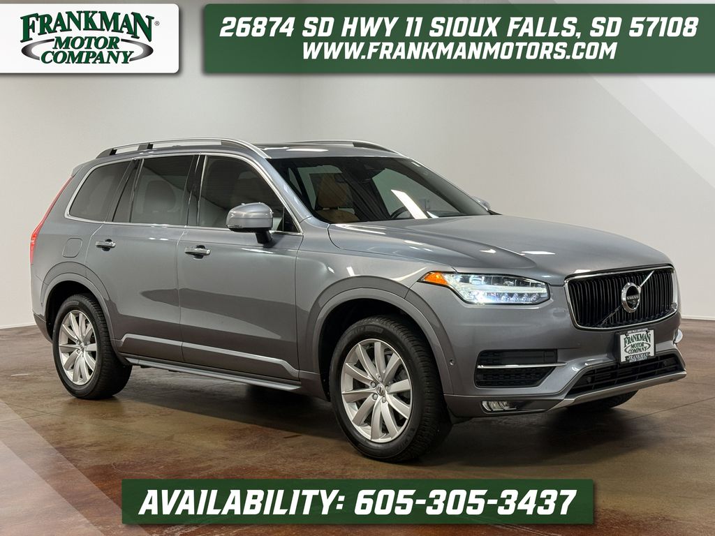 2017 Volvo XC90 T6 Momentum AWD