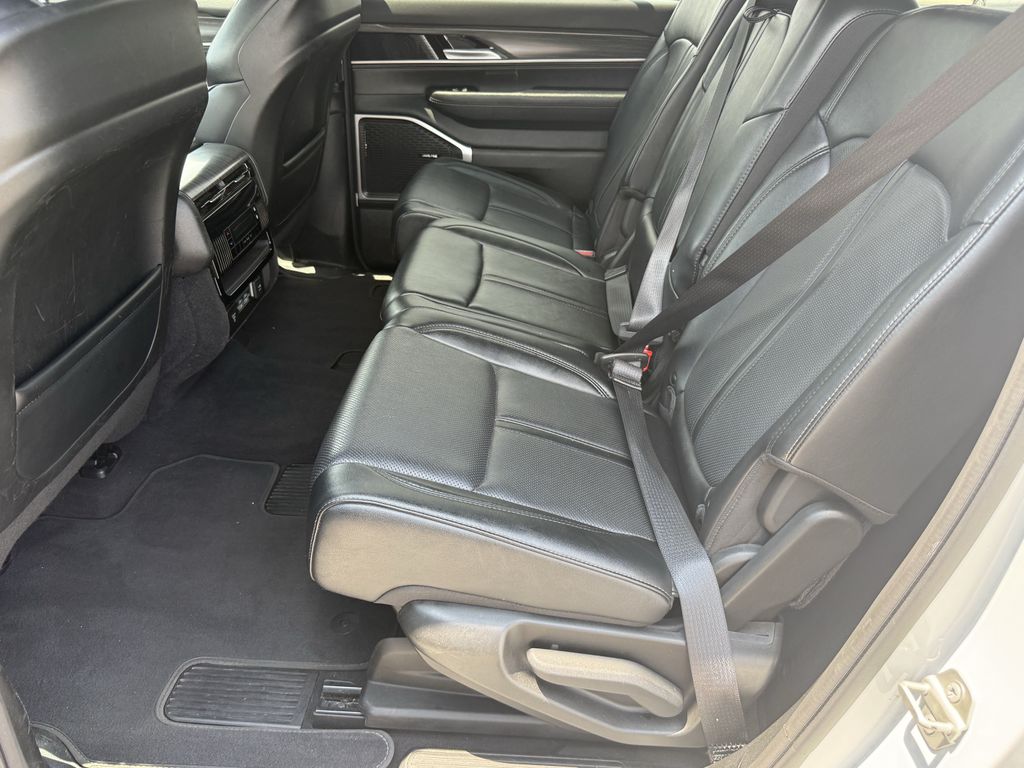 2024 Jeep Wagoneer Series II White at River Oaks CDJR