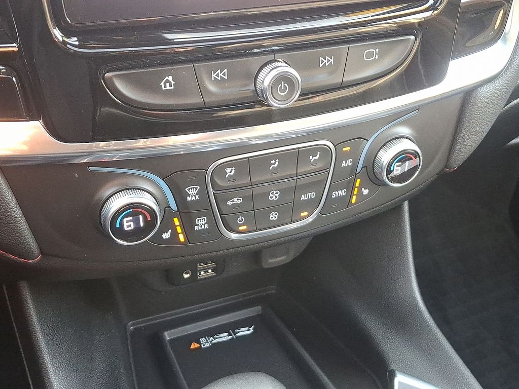 Thumbnail: 2023 Chevrolet Traverse - 17