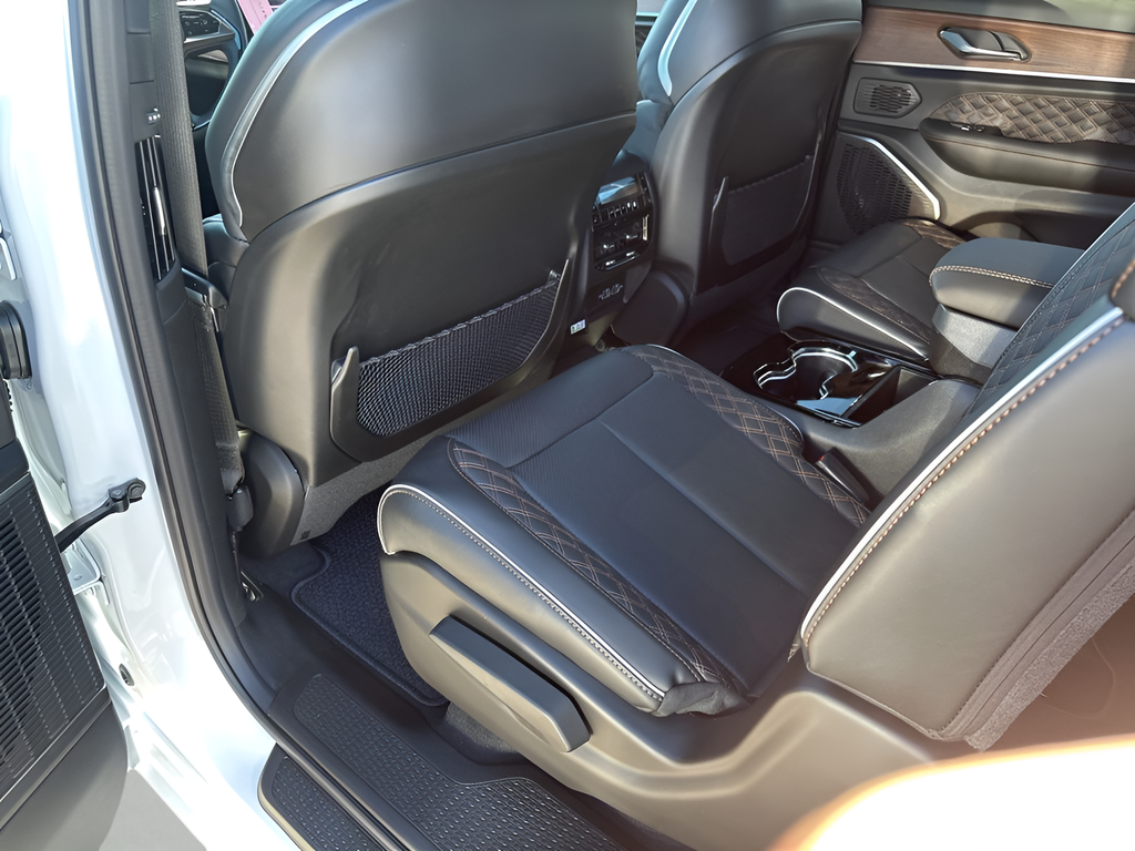 New Car 2025 Jeep Grand Cherokee L  Summit For Sale Under $70,000 In Austin, Texas