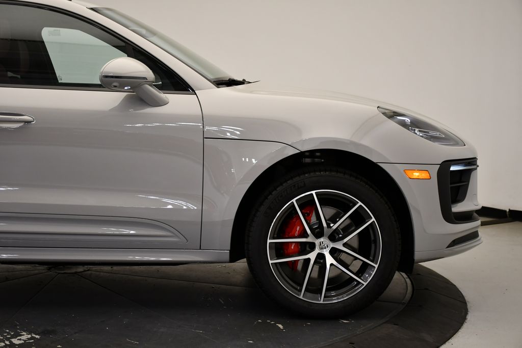 Thumbnail: 2026 Porsche Macan - 15