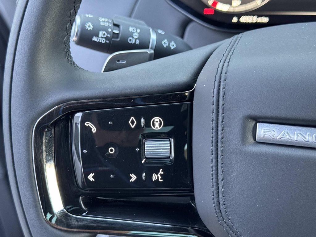 Certified Used 2025 Gray Land Rover Dynamic SE image 29