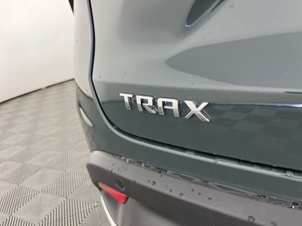 Thumbnail: 2025 Chevrolet Trax - 18