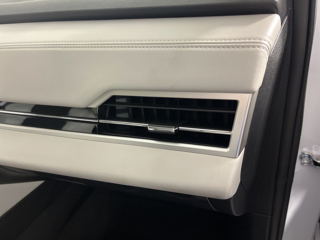 Thumbnail: 2025 Mitsubishi Outlander - 20