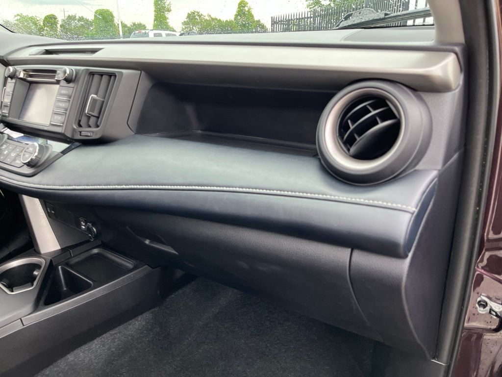 Thumbnail: 2018 Toyota RAV4 - 18