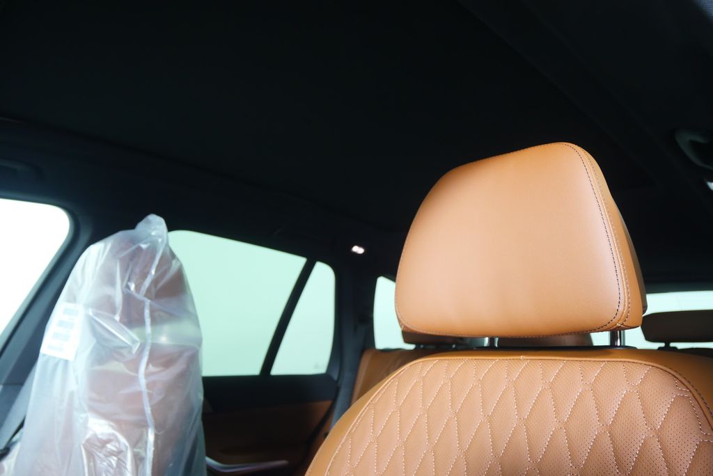 Thumbnail: 2026 BMW X5 - 12