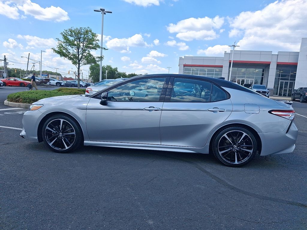 Thumbnail: 2020 Toyota Camry - 7