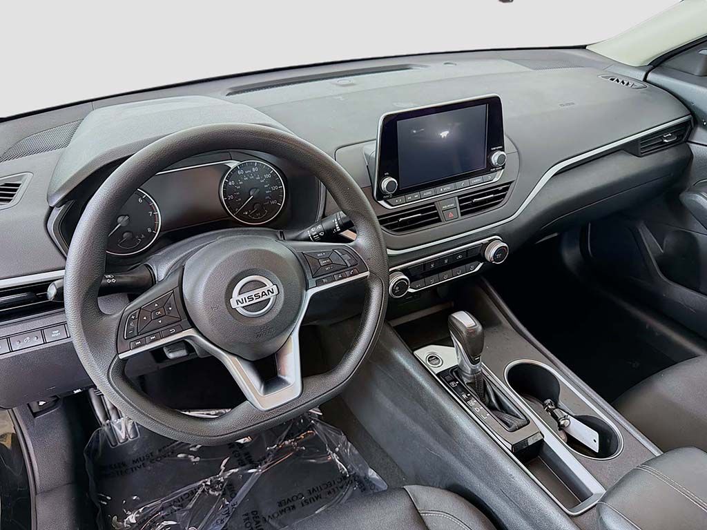Used 2022 Black Nissan 2.5 SV image 17