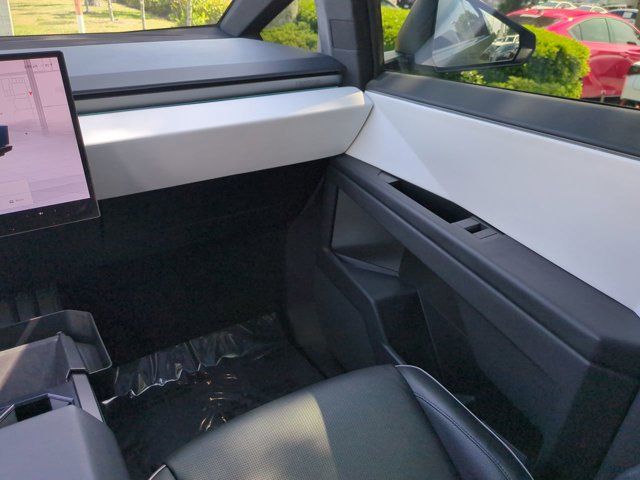 Used 2024  Tesla Base image 15