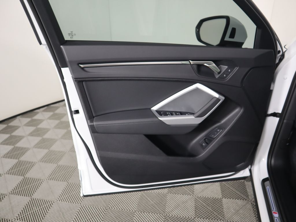 Thumbnail: 2025 Audi Q3 - 25