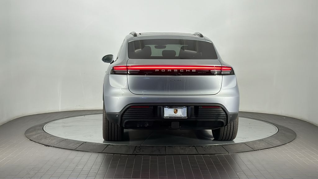 Thumbnail: 2025 Porsche Macan - 6