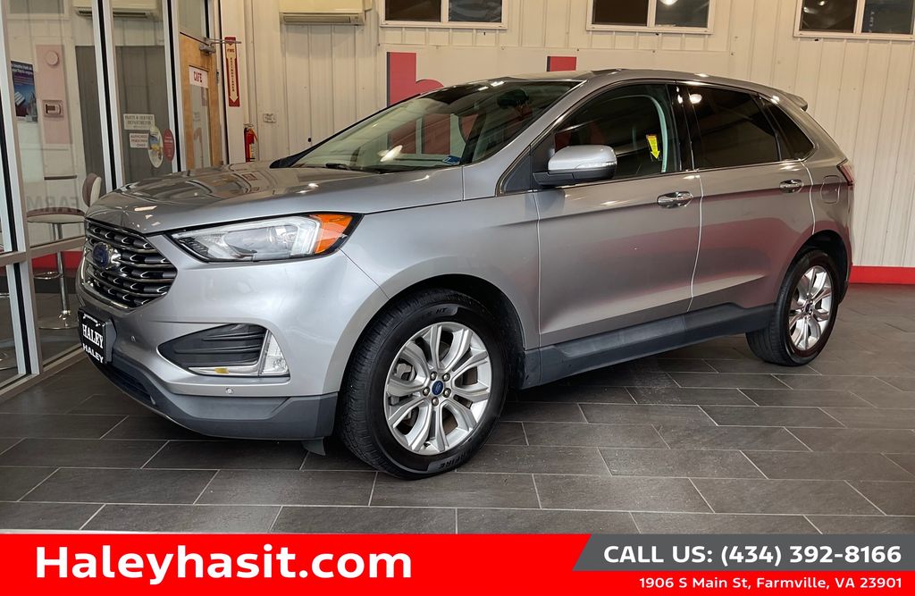  2022 Ford Edge Titanium AWD   
