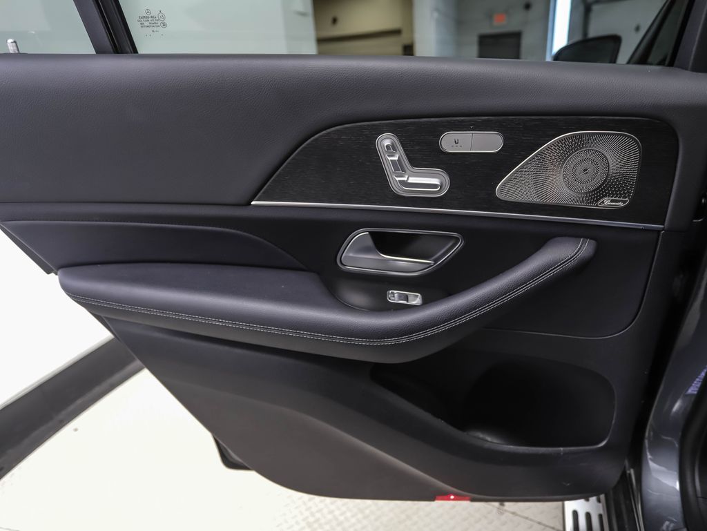 Thumbnail: 2021 Mercedes-Benz GLS - 20