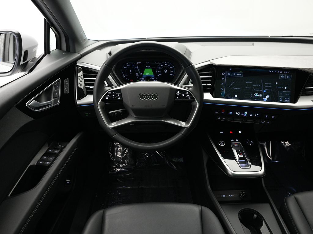 Thumbnail: 2023 Audi Q4 e-tron - 9