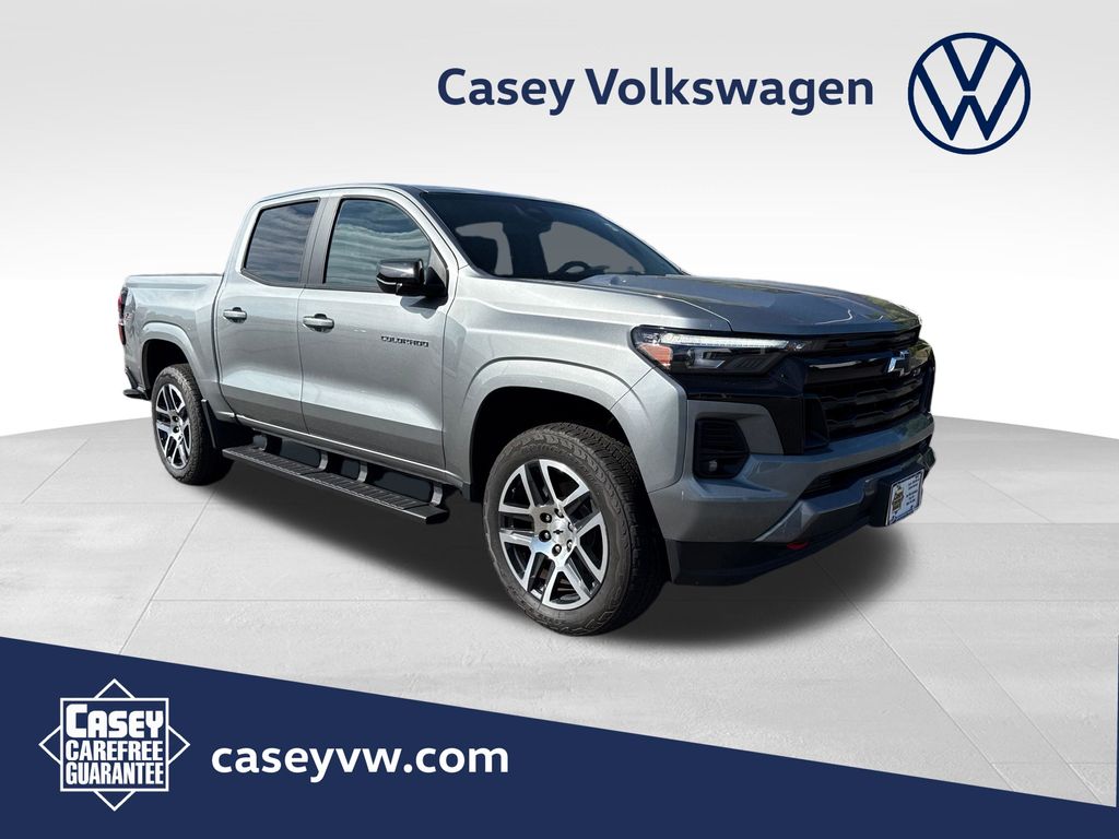 Sterling Gray Metallic 2024 Chevrolet Colorado Pickup Truck Four-Wheel Drive 8-Speed Automatic