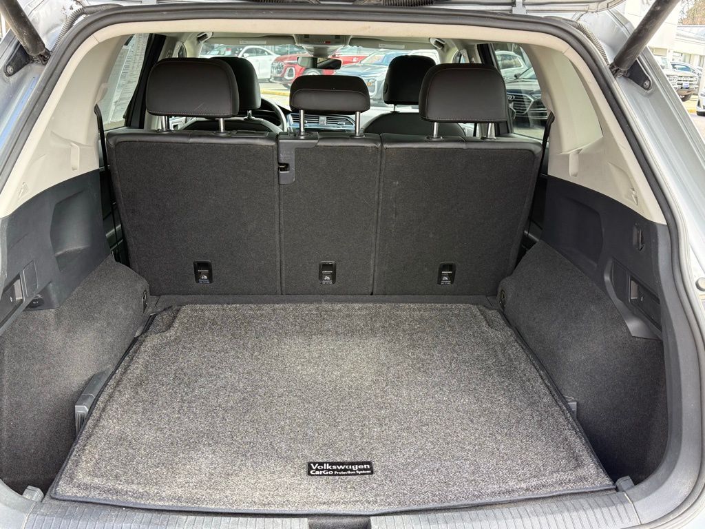 Used 2020 Silver Volkswagen 2.0T SEL image 17