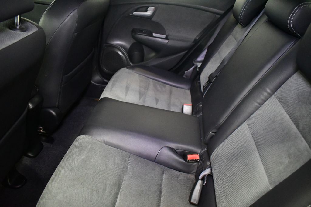 Thumbnail: 2012 Honda Insight - 31