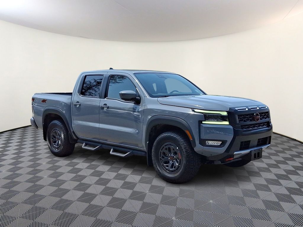 2025 Nissan Frontier PRO-4X Crew Cab 4WD