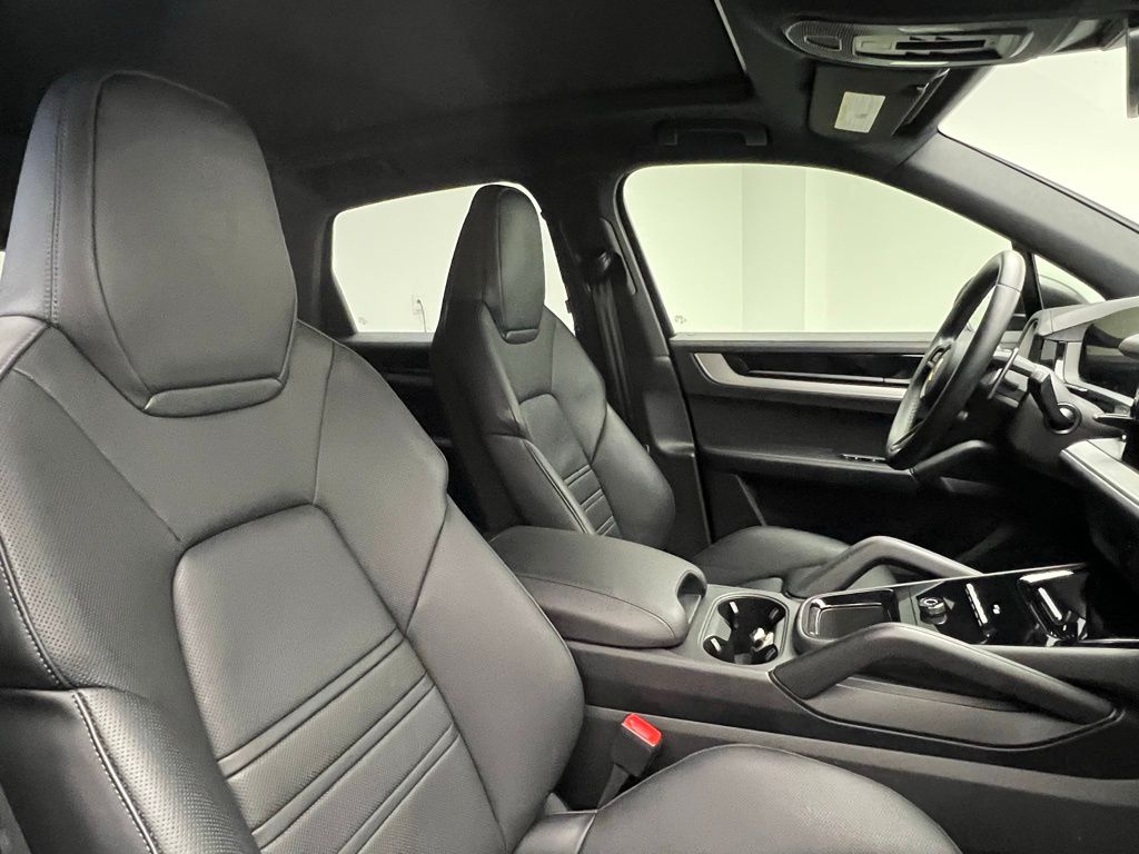 Thumbnail: 2024 Porsche Cayenne - 18