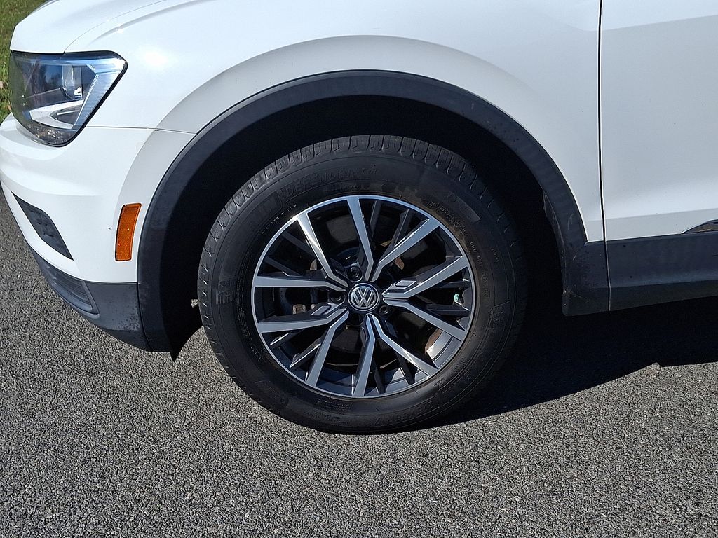 Thumbnail: 2018 Volkswagen Tiguan - 8