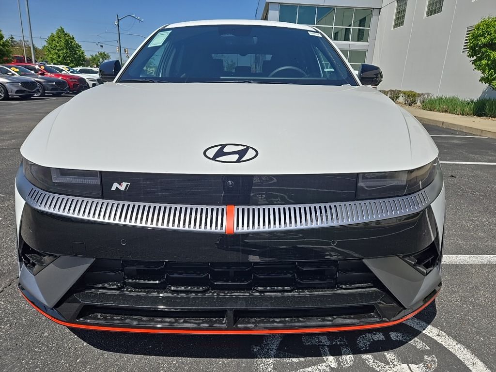 2025 Hyundai Ioniq 5 SE 3