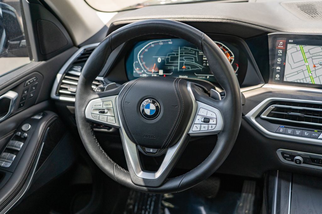 2022 BMW X7 xDrive40i photo