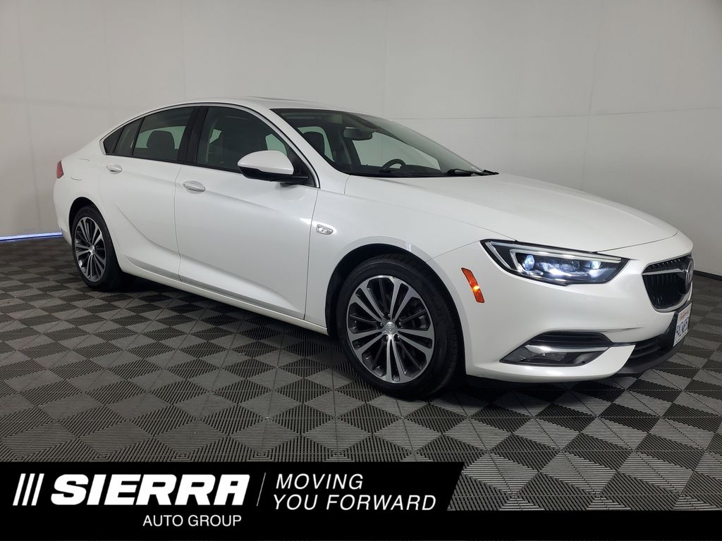White Frost Tricoat 2018 Buick Regal Sportback Essence AWD Sedan All-Wheel Drive 8-Speed Automatic