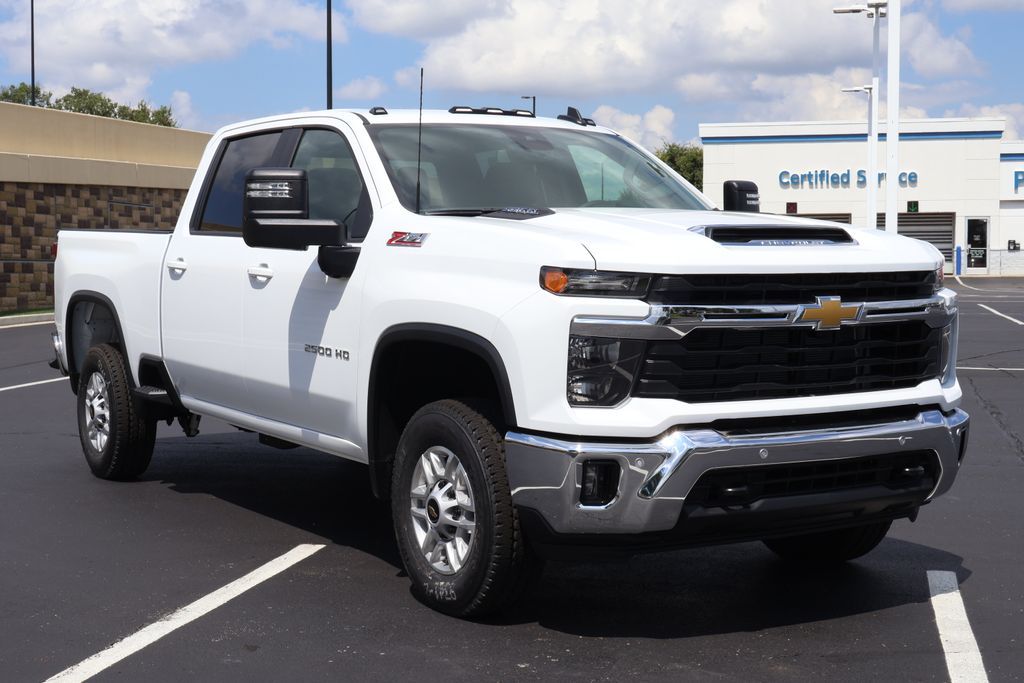 Thumbnail: 2026 Chevrolet Silverado 2500 - 10