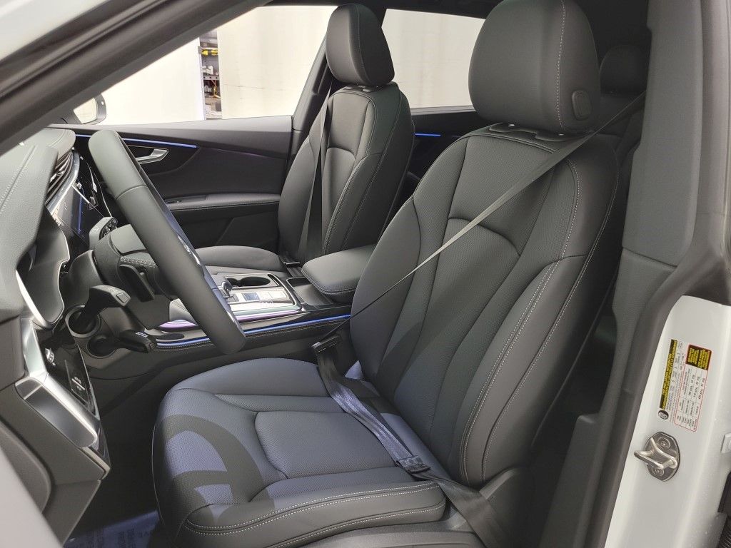 Thumbnail: 2026 Audi Q8 - 28