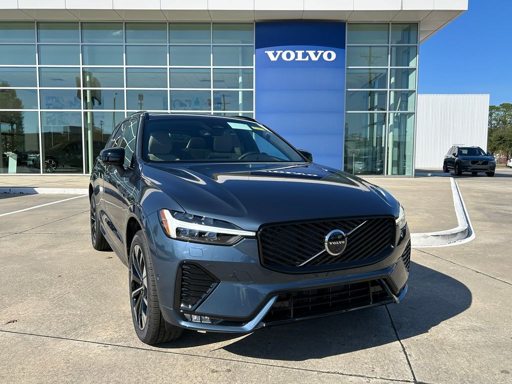 2026 Volvo XC60 B5 Plus