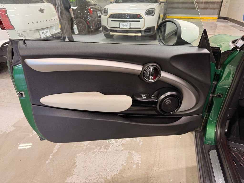 Thumbnail: 2021 MINI Cooper Hardtop - 10