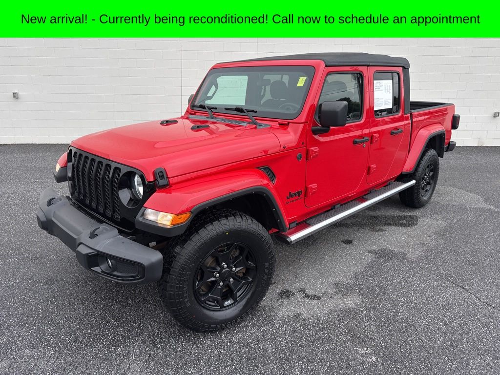 Firecracker Red Clearcoat 2022 Jeep Gladiator Willys Crew Cab 4WD Pickup Truck Four-Wheel Drive 8-Speed Automatic