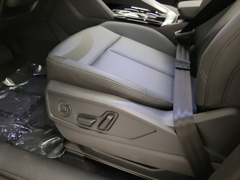 Thumbnail: 2026 Audi Q5 - 25