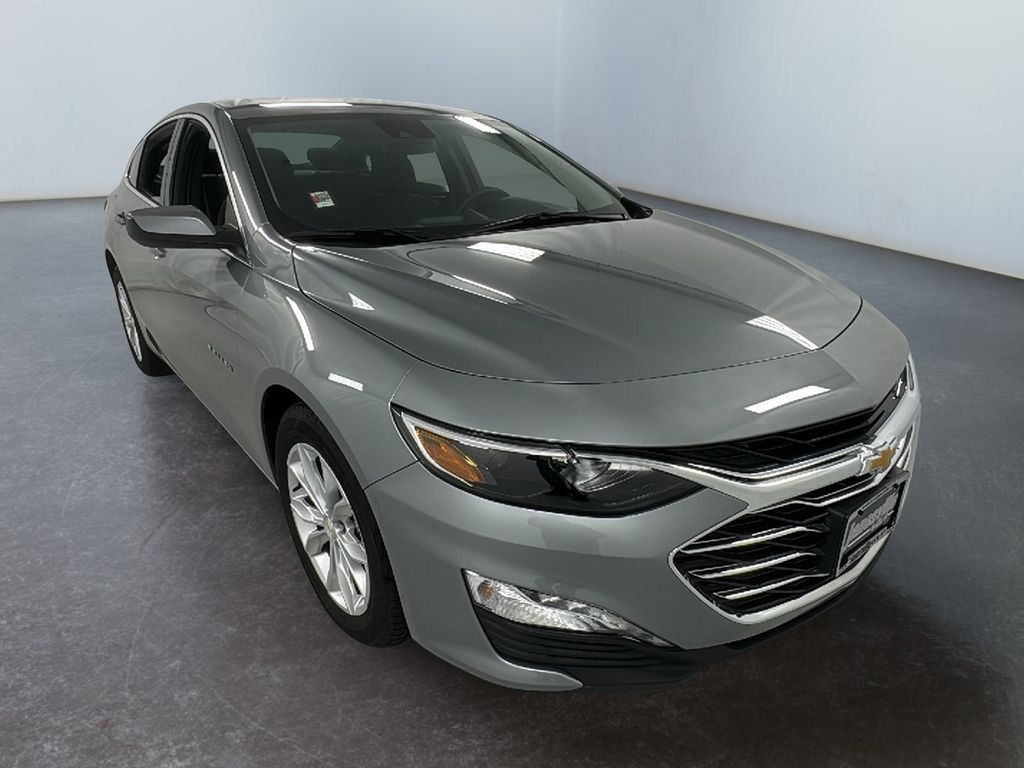Sterling Gray Metallic 2024 Chevrolet Malibu LT with 1LT FWD Sedan Front-Wheel Drive Continuously Variable Transmission
