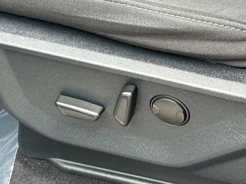Certified Used 2024 Gray Ford XLT image 28