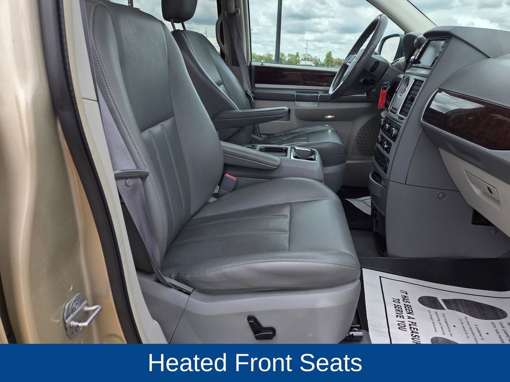 2010 Chrysler Town & Country Touring
