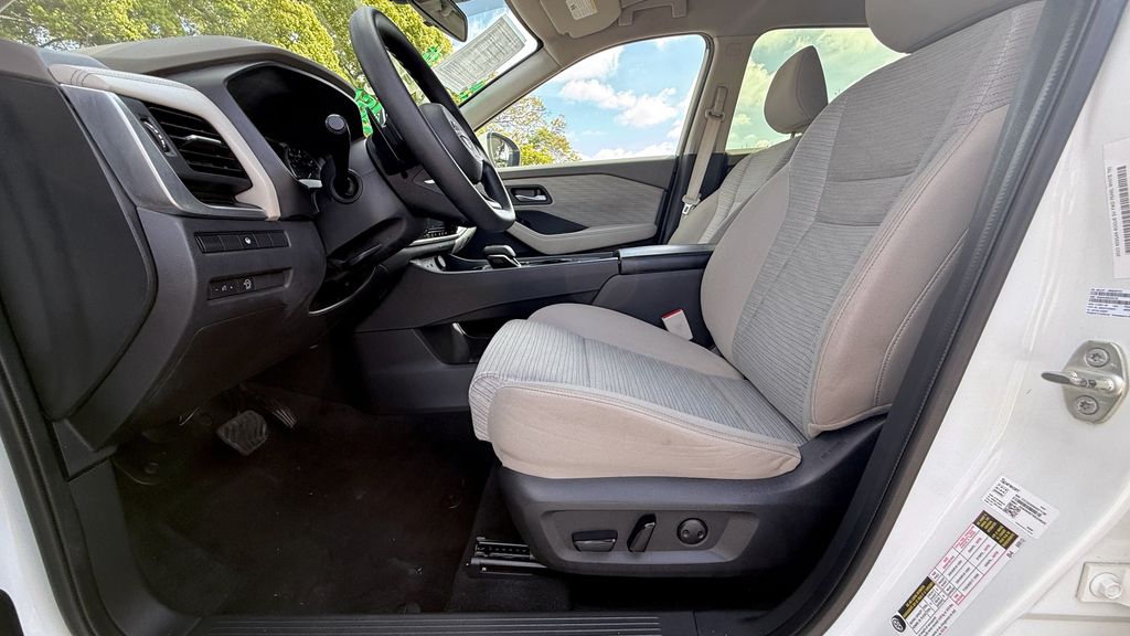 Used 2023 Nissan Rogue SV 4D Sport Utility