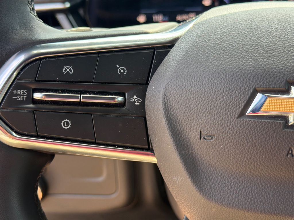 Used 2025 Sterling Gray Metallic Chevrolet LT image 24
