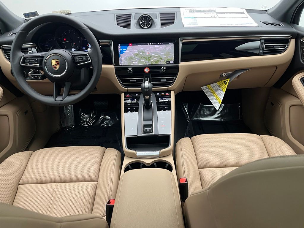 Thumbnail: 2026 Porsche Macan - 25