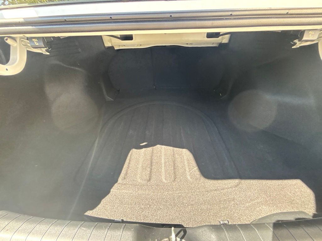 Certified Used 2025 White Kia EX image 21