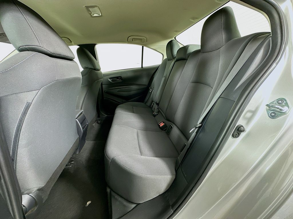 2022 Toyota Corolla LE 23